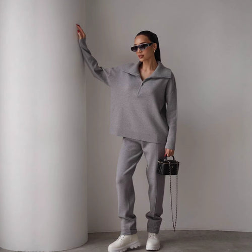 Kvinnenes elegante hettegenser og joggebukse sett med høy krage og glidelås Skjora