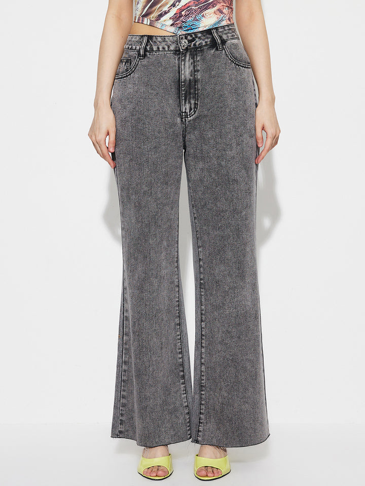 Kvinne Flared Jeans med Høy Midje og Detaljerte Sømmer Skjora