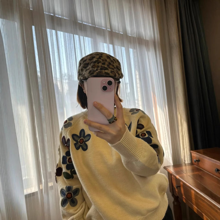 Damers motesweater med blomsterbroderi design Skjora