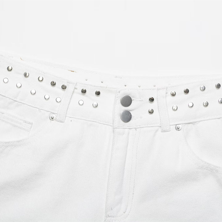 Dame-shorts med dekorativ naglebånd og moderne snitt Skjora