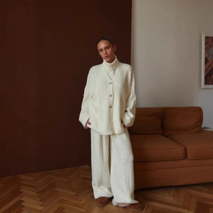 Damer strikket loungewear sett med løs passform og koselige detaljer Skjora