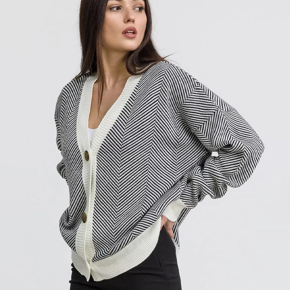 Kvinnes trendy strikk cardigan i zigzag mønster med elegant knappestolpe Skjora
