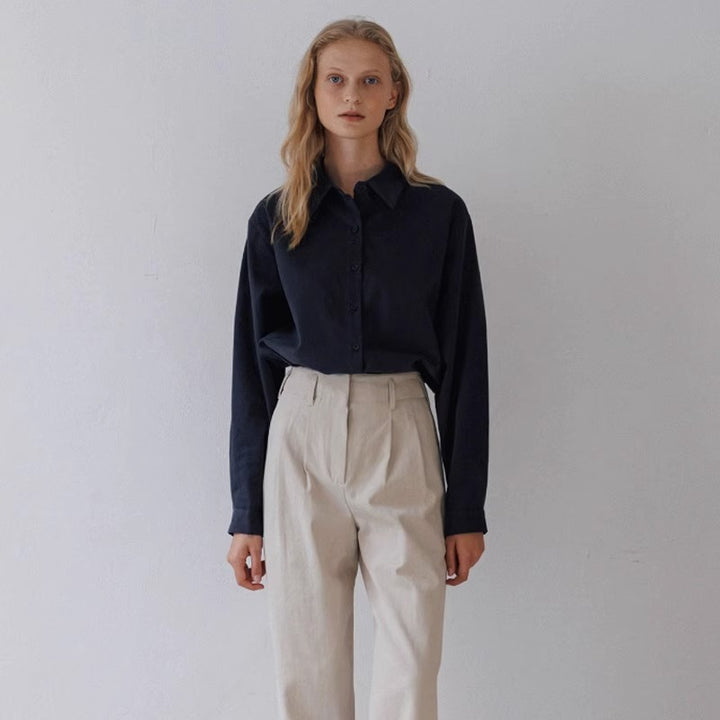 Damer Elegant og løs bluse med smal krage Skjora