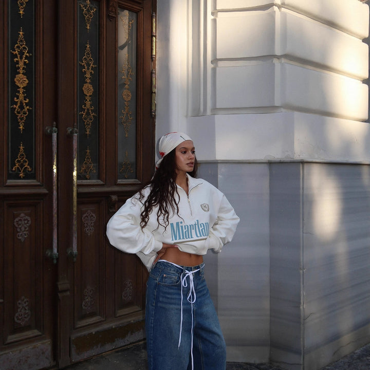 Kvinne Cropped Zip Hoodie med stort logo og avslappet passform Skjora