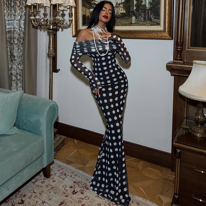 Damer Elegant Maxikjole med skulderløs design og prikker Skjora