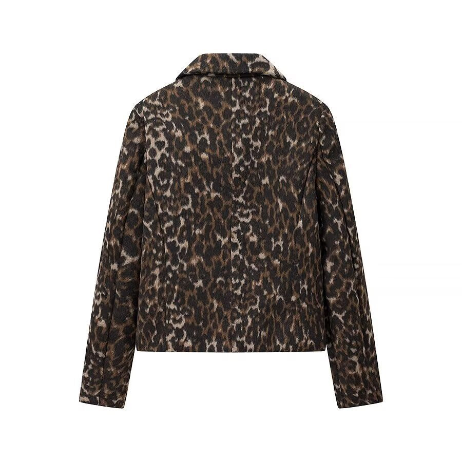 Dames moteriktig kort frakk med leopardmønster Skjora