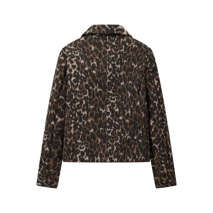 Dames moteriktig kort frakk med leopardmønster Skjora