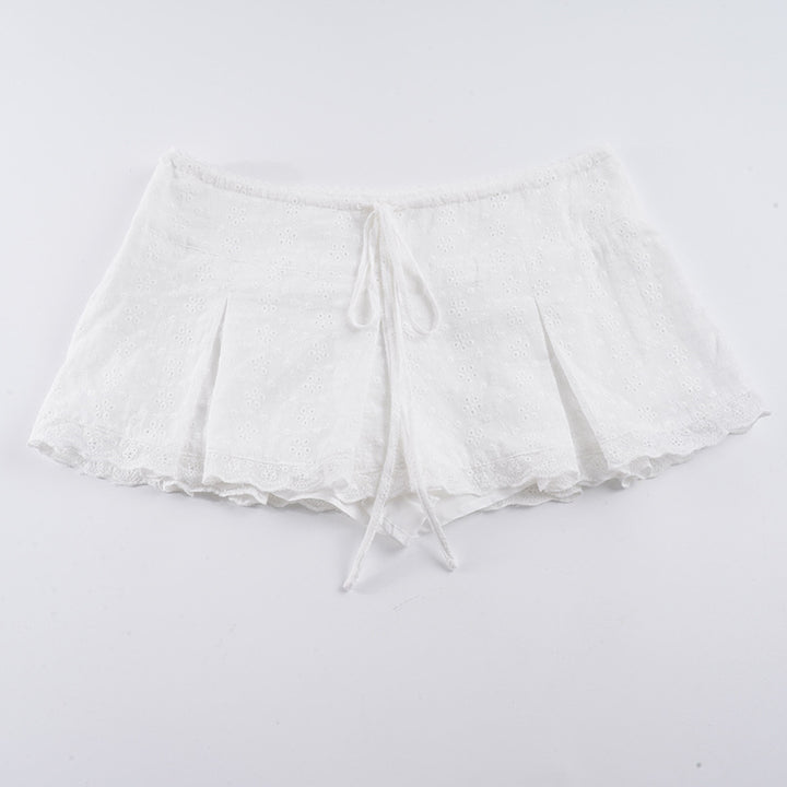 Damer lekne shorts med justerbart bånd og delikate spissdetaljer Skjora
