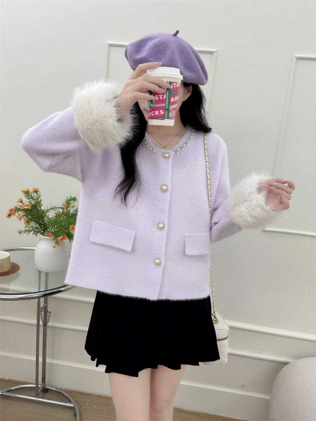 Damer elegant cardigan med perledekorasjon og fluffy ermer Skjora