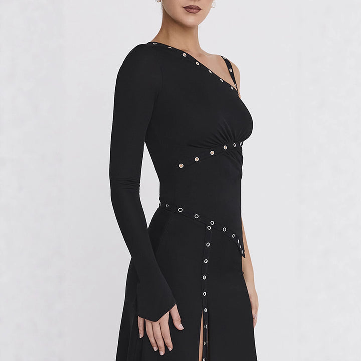 Dame Elegant overdel med asymmetrisk snitt og dekorative øyer Skjora