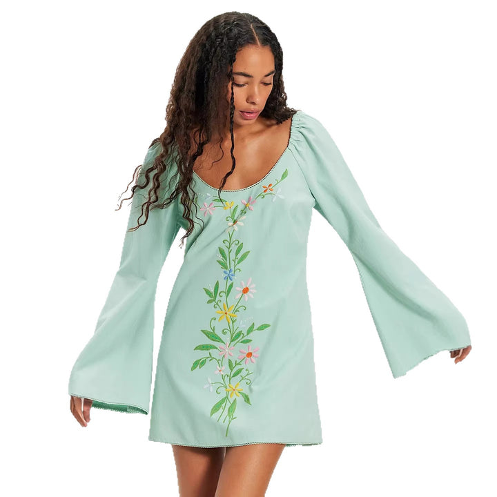 Damen Blusenkleid mit floralen Stickereien und weit ausgestellten Ärmeln Skjora