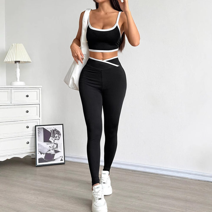 Damer Sporty Set med tettsittende topp og høyt skårede leggings Skjora