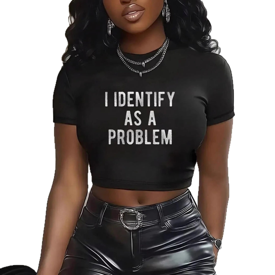 Dame Crop-T-shirt med kreativt sitat og moderne snitt Skjora