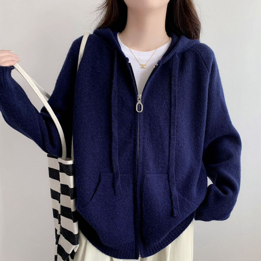Damenes oversized hettegenser med kort snitt og praktiske lommer Skjora