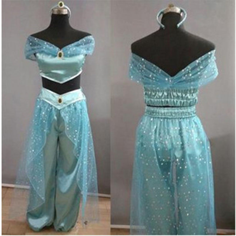 Dame kostyme med glitrende detaljer og off-shoulder design Skjora