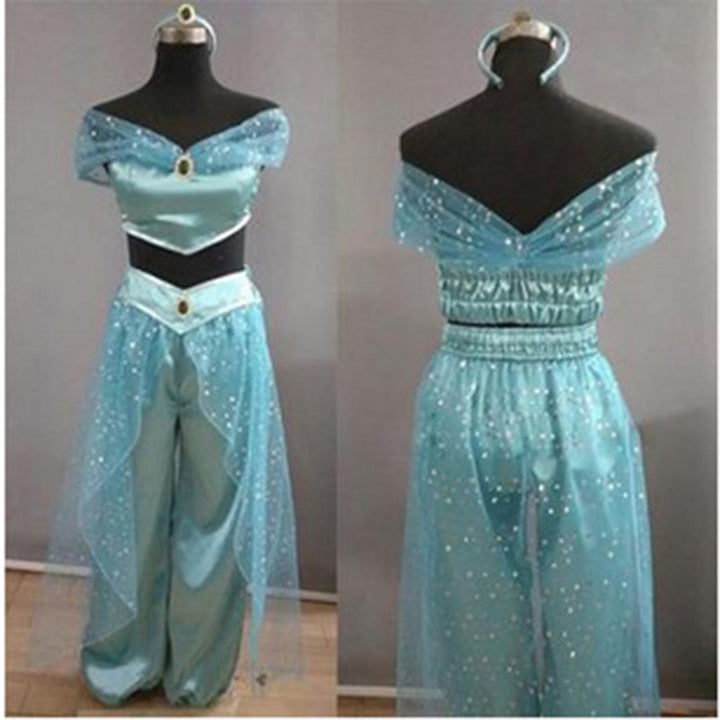 Dame kostyme med glitrende detaljer og off-shoulder design Skjora