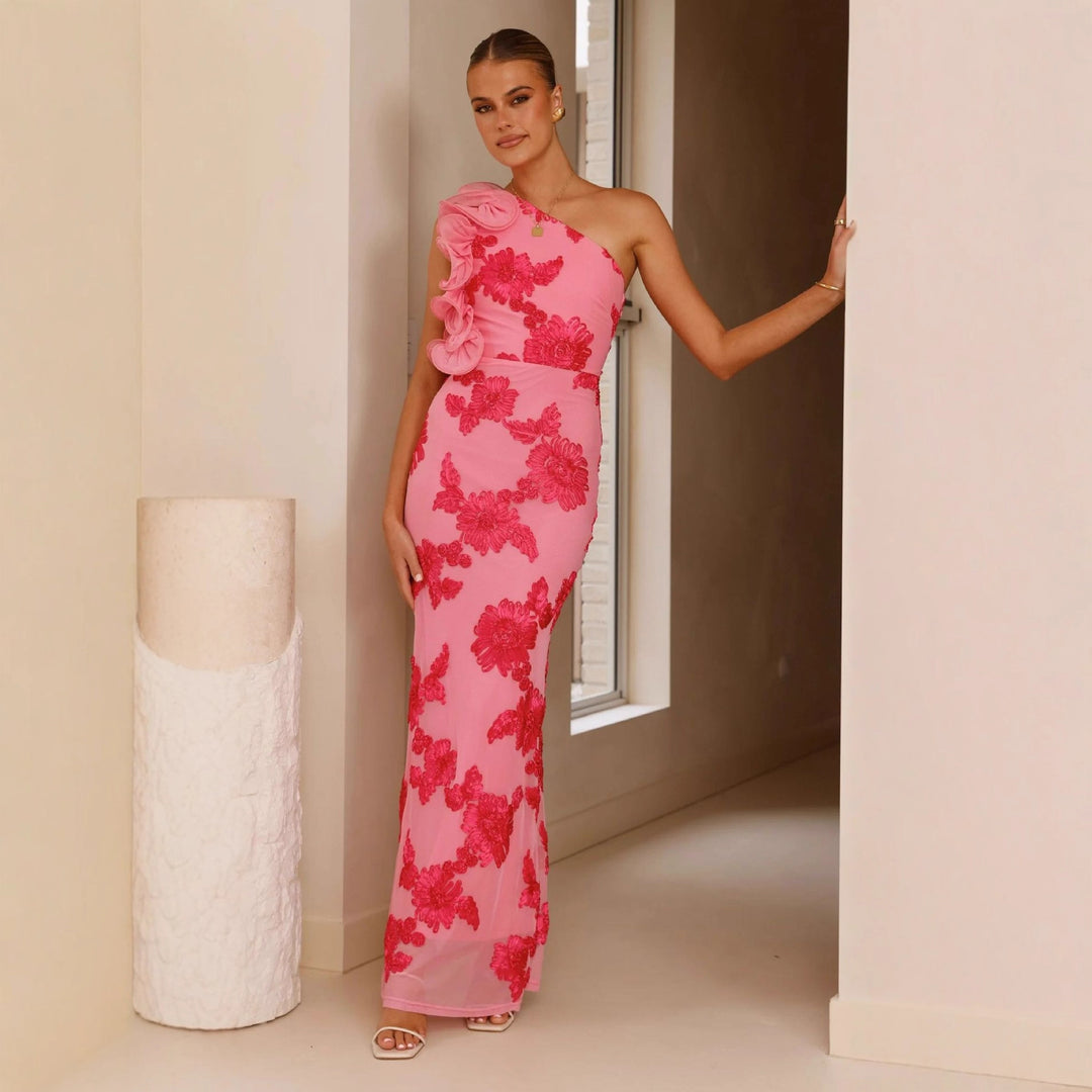 Kvinne Elegant og figursydd Maxi kjole med asymmetrisk stropp og blomsterapplikasjoner