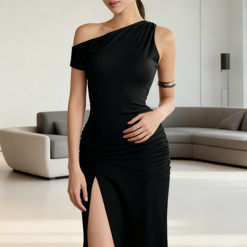 Damer Off-Shoulder Maxikjole med elegant volangdetalj og sidestrekk Skjora