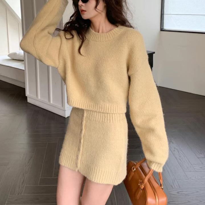 Kvinnenes cropped strikkedress med høyt liv Skjora