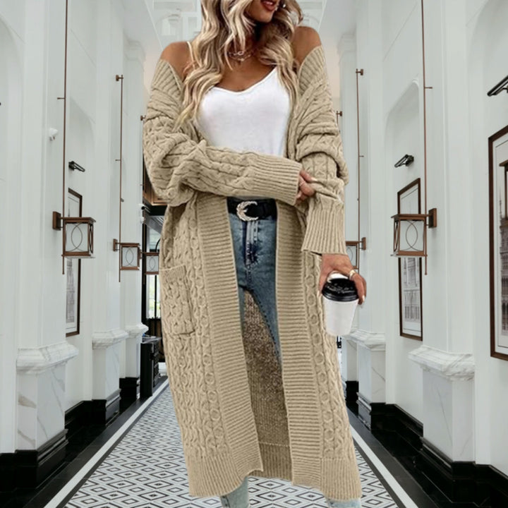Kvinnes chunky strikket cardigan med åpen design og praktiske lommer Skjora