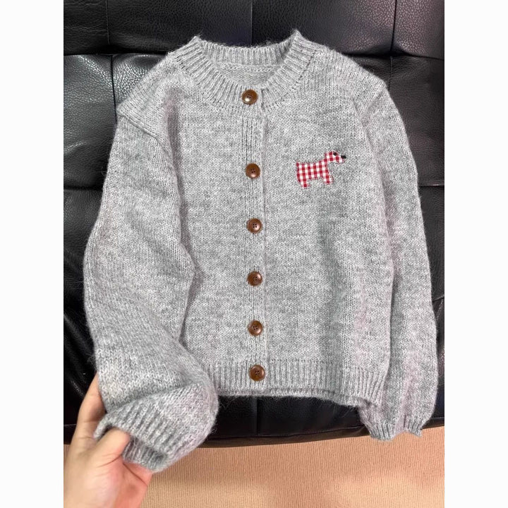 Damer Cozy Knit Cardigan med dekorativt hundemotiv Skjora