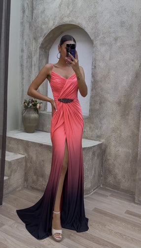 Dame Elegant Maxi Kjole med Dyp Splitt og Glitrende Detaljer Skjora