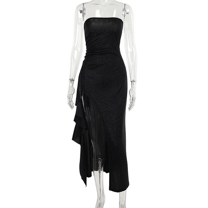 Dame elegant off-shoulder aftenkjole med asymmetrisk volang Skjora