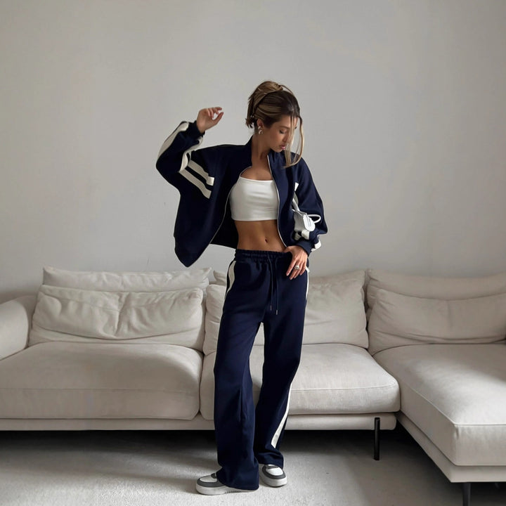 Women's sporty lounge set with comfortable zip jacket and wide leg pants Skjora