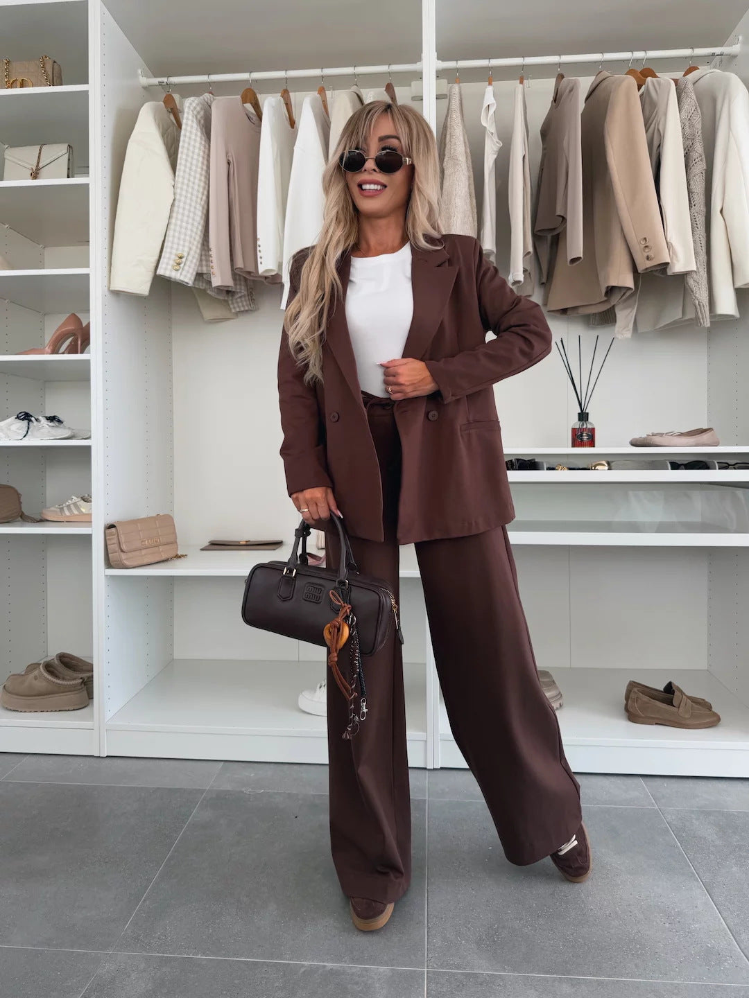 Ladys elegant og moderne blazer sett med brede bukser Skjora