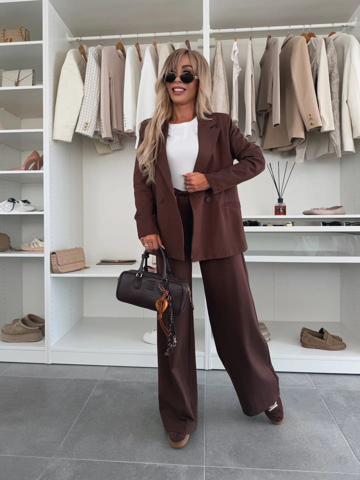 Ladys elegant og moderne blazer sett med brede bukser Skjora