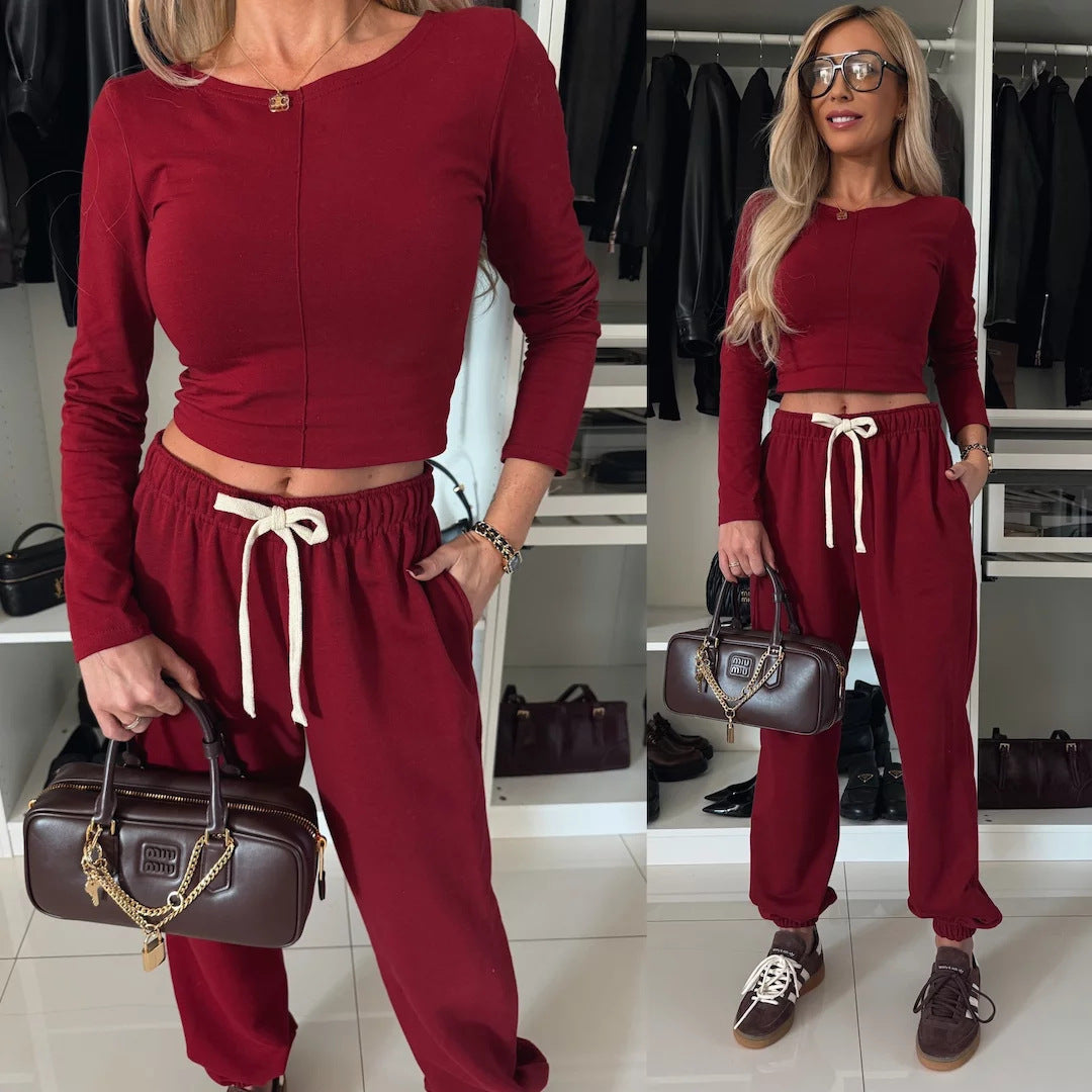 Kvinners loungewear-sett med tettsittende topp og komfortable joggebukser