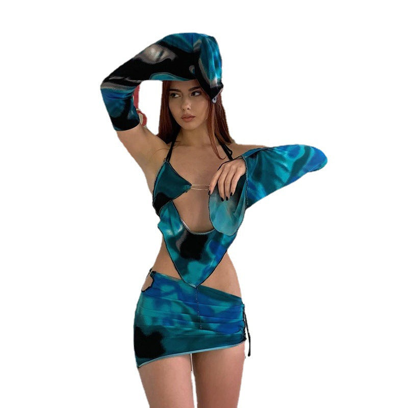 Dame Mini Kjole med unikt Cut-Out-design og stilige ermer Skjora