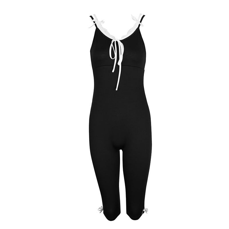 Dame gulvlengde jumpsuit med delikate volangdetaljer og justerbare stropper Skjora