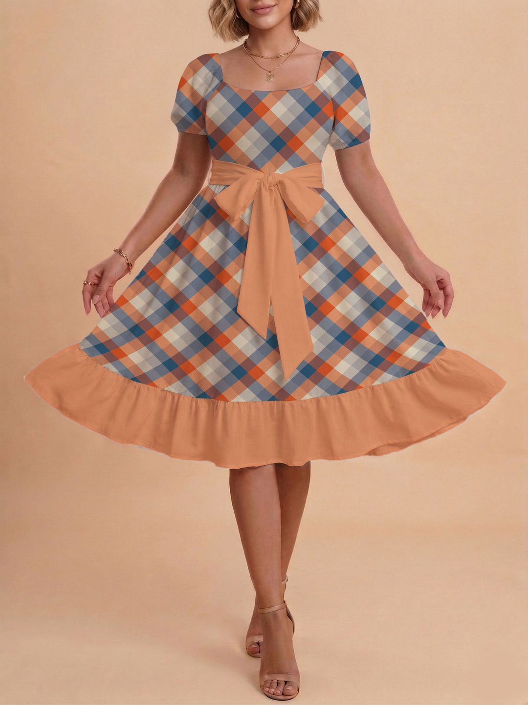 Damen Midikleid mit verspieltem Druck und tailliertem Schnitt Skjora