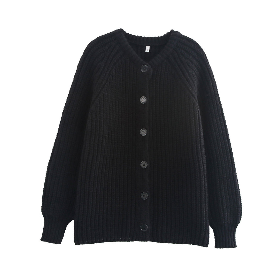 Kvinne koselig cardigan med vertikal ribbestruktur og store knapper Skjora