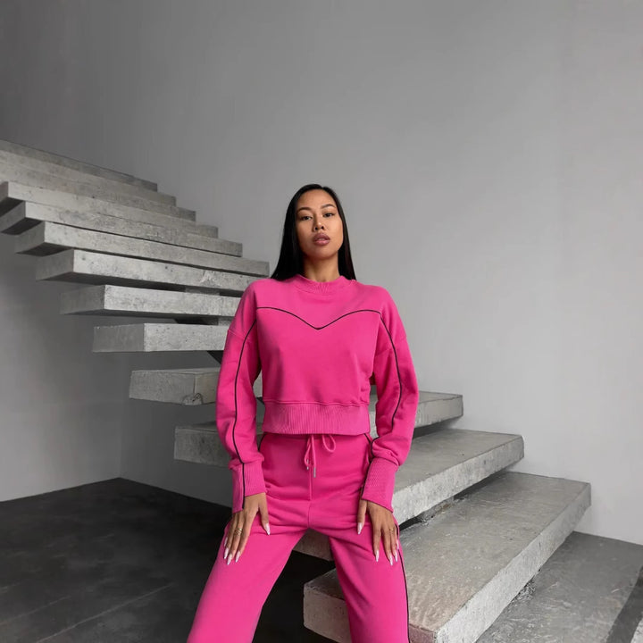 Kvinnelig moteriktig sport loungewear-sett med ledig passform og elastisk midje Skjora
