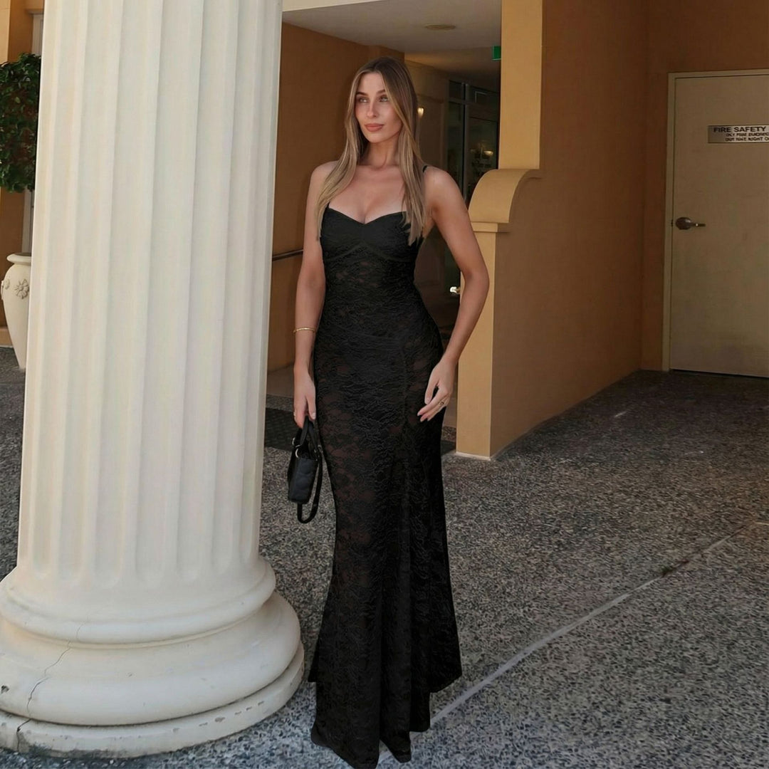 Sexy women's maxi dress with adjustable straps and sweetheart neckline Skjora