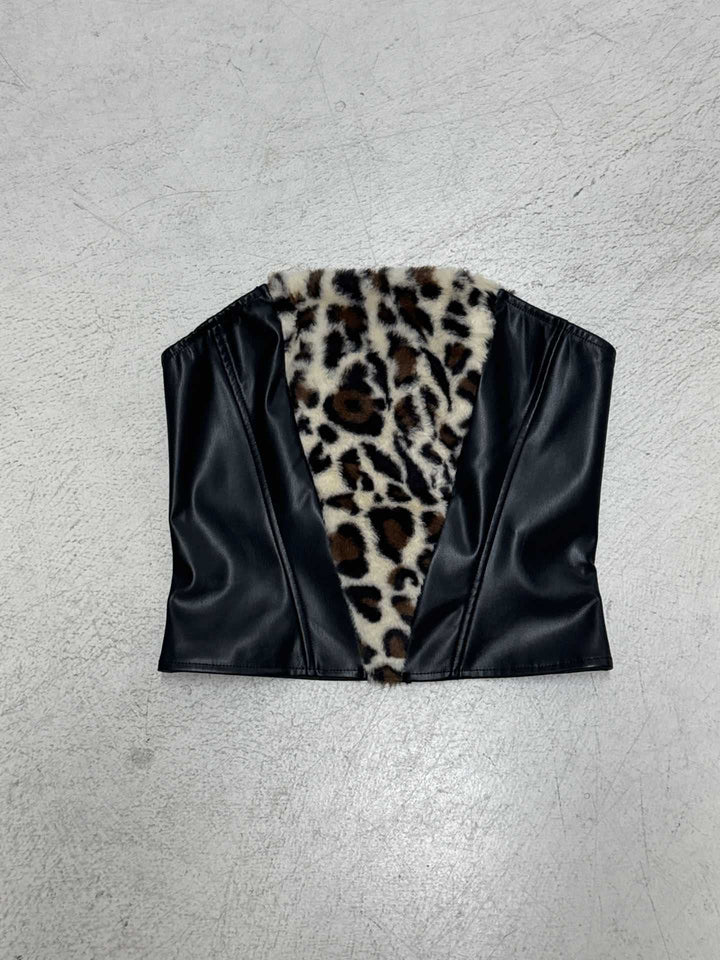 Dame topper og skjørtsett med leopardmønster og kunstlærdetaljer Skjora