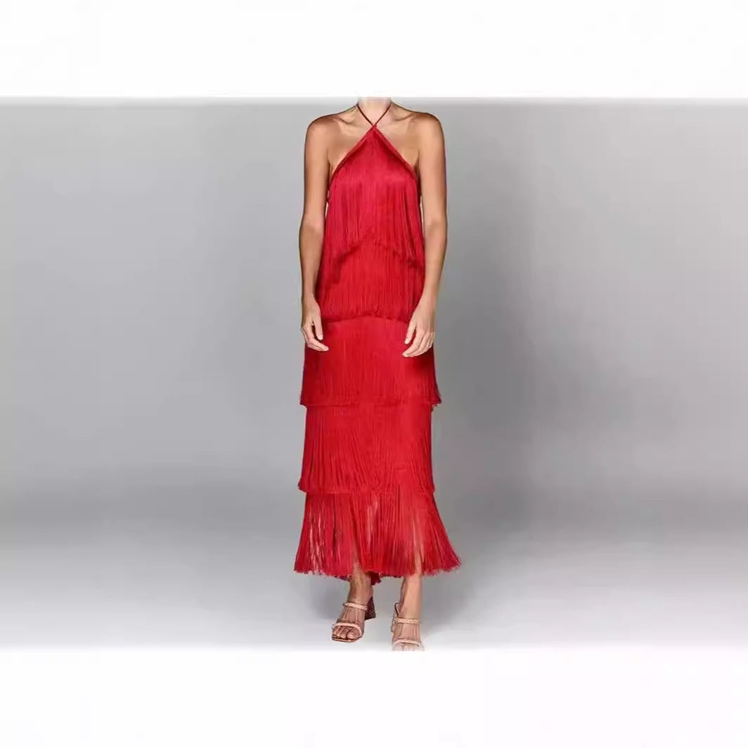 Kvinne Lang Frynse Maxi Kjole med Justerbare Stropper og Elegant Draperingsdesign