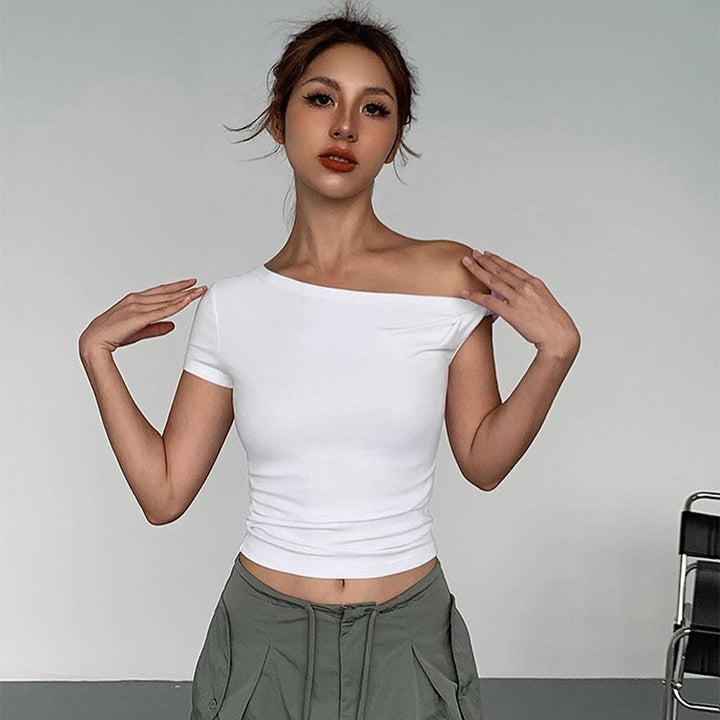 Dame skulderfri crop-top med rynker og stilige knuter Skjora