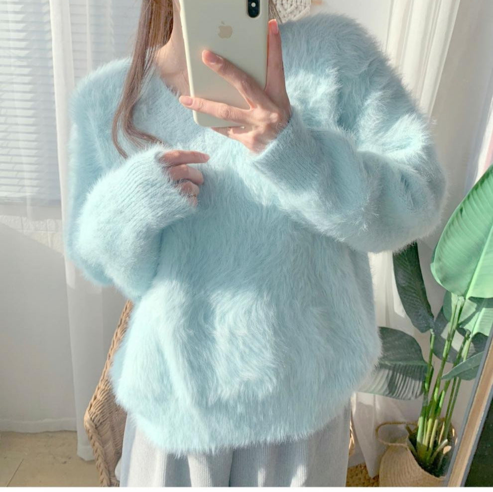 Kvinne Fluffy V-hals Genser med Mykt Materiale og Avslappet Passform Skjora