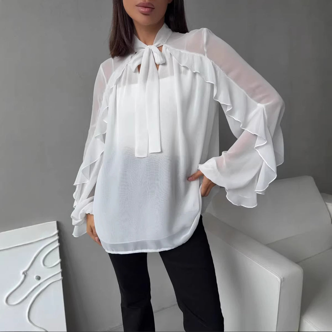 Kvinne chiffon bluse med volanger og moderne utringning Skjora