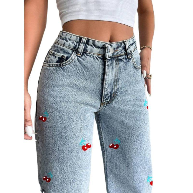 Damer Løst kuttet jeans i fruktaktig broderidesign Skjora