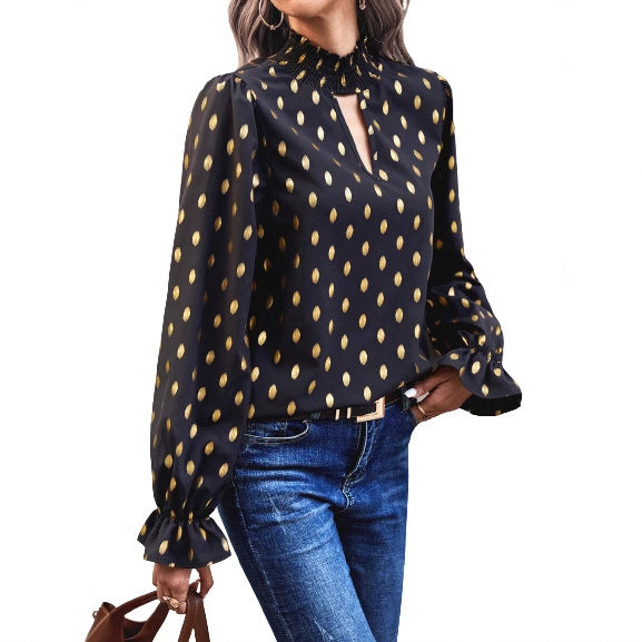 Dame elegant Bluse med moderne halsutskjæring og gyldne detaljer Skjora
