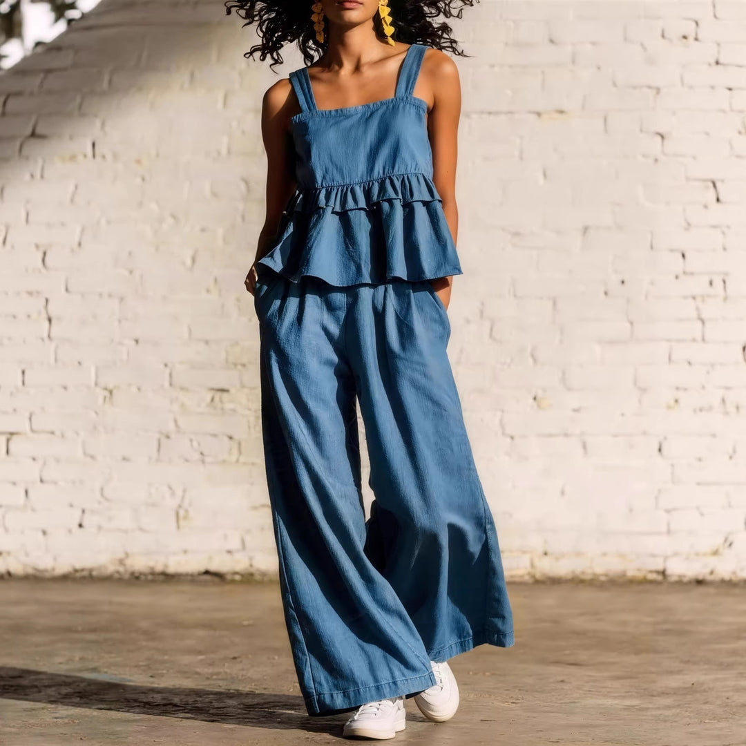 Dame Fashionable Two-Piece with Ruffle Details and Casual Cut Skjora