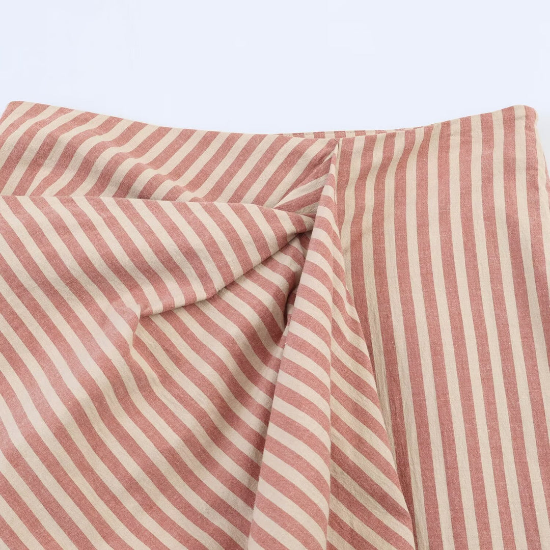 Dame omslagskjørt med diagonalt stripemønster og elegant drapering Skjora