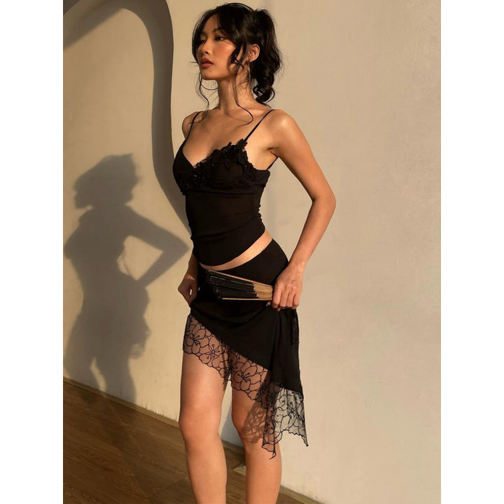 Dame elegant spiss bodysuit med raffinerte detaljer og justerbare stropper Skjora