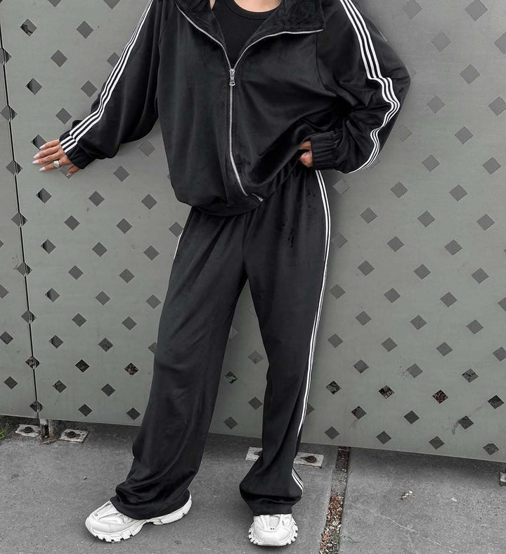 Dame sporty velour joggedress med sidestriper Skjora