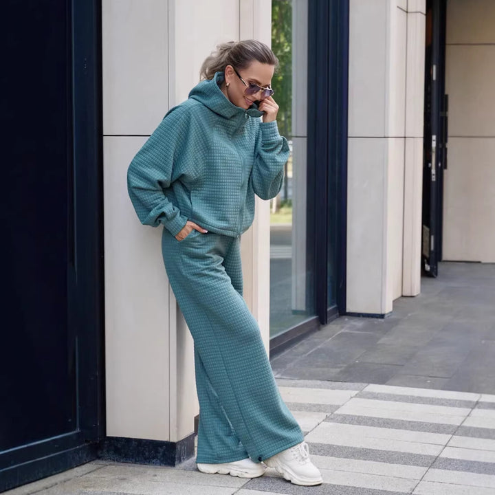 Kvinnenes komfortable hettegenser med vid jumpsuit Skjora