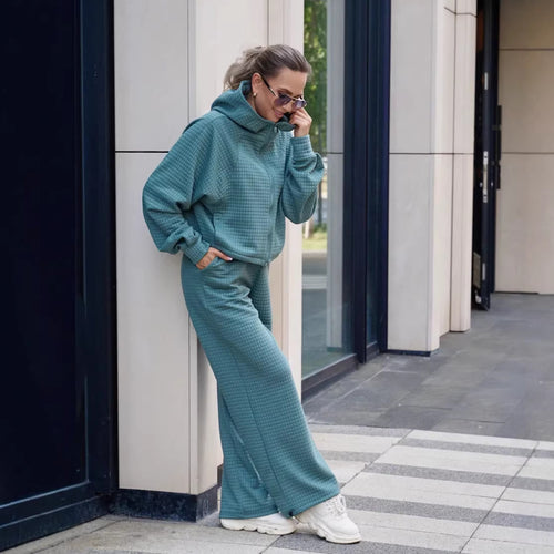 Kvinnenes komfortable hettegenser med vid jumpsuit Skjora